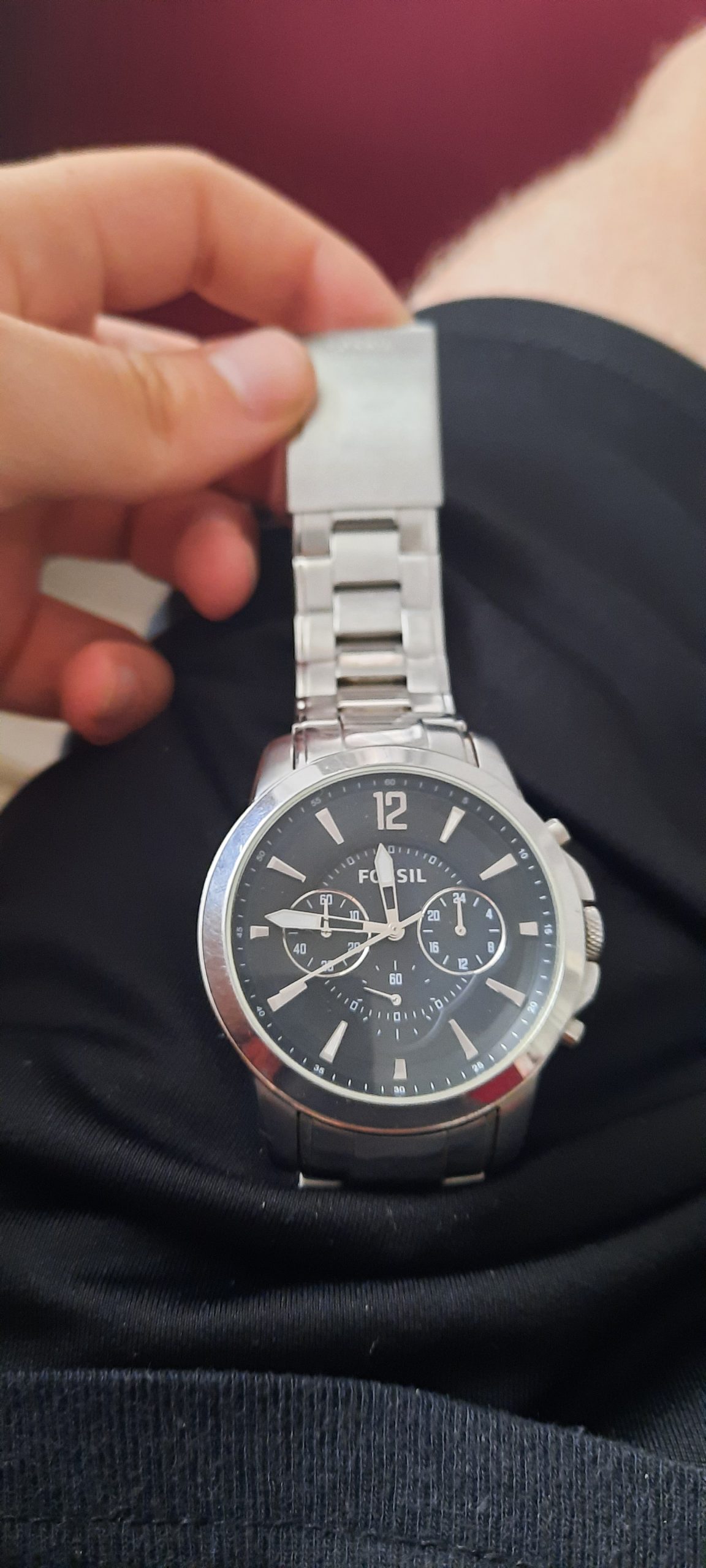 Prodajem povoljno FOSIL sat