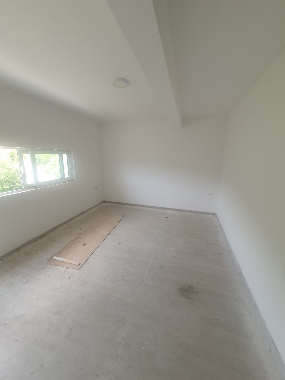 Prodajem stan u Herceg Novom