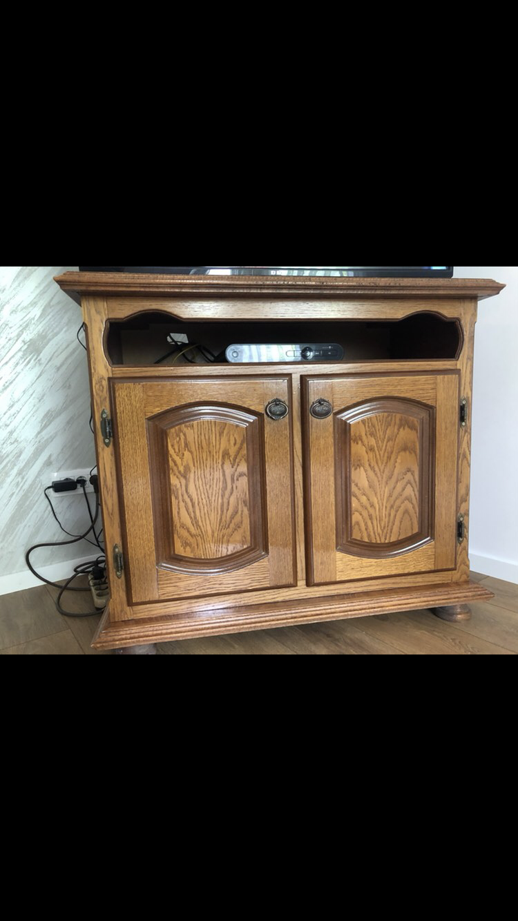 Komoda na prodaju puno drvo