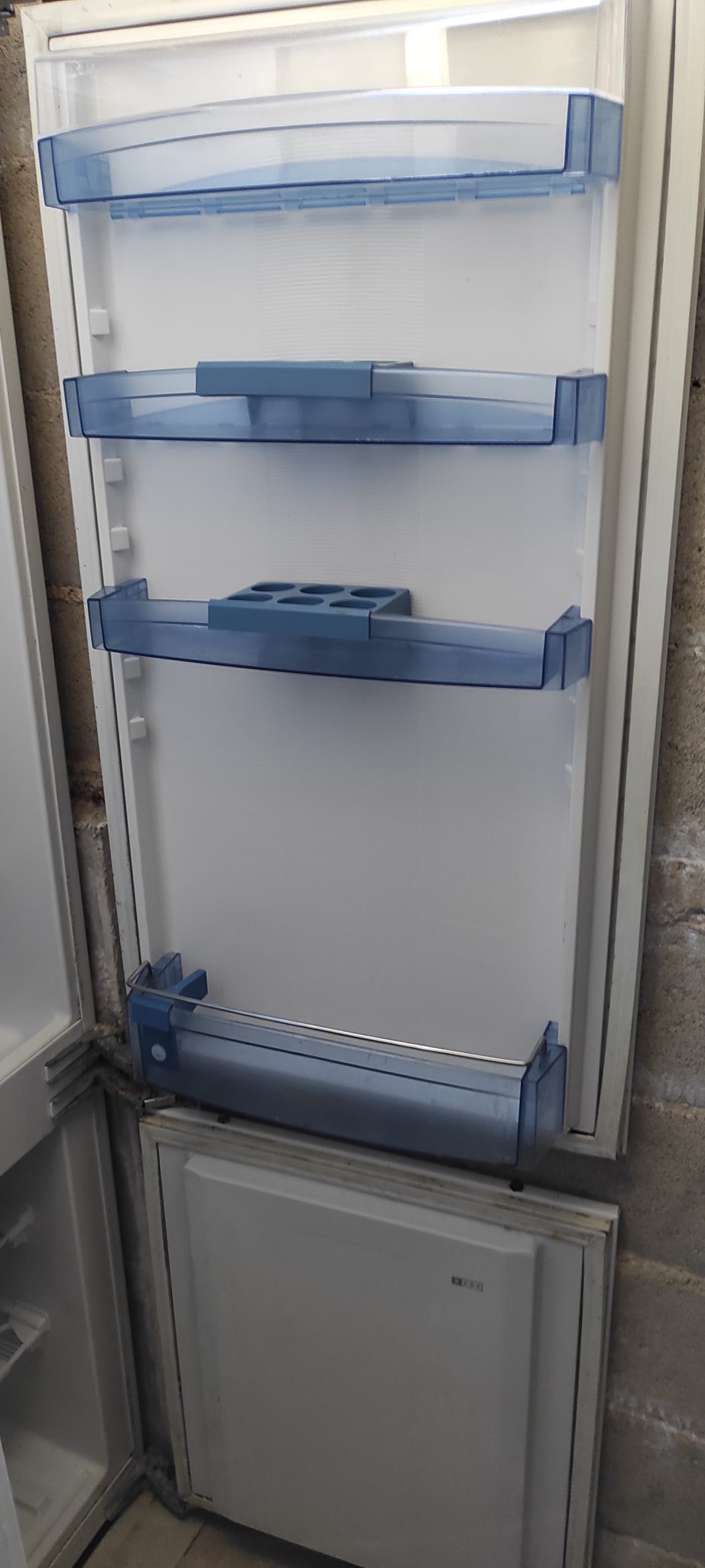 Prodajem razne stvari povoljno