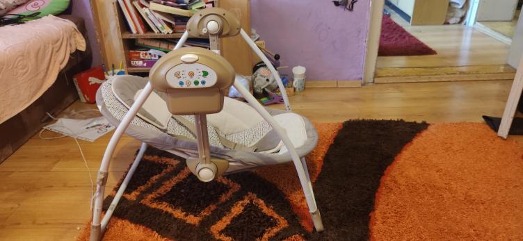 Prodajem ljuljasku na struju