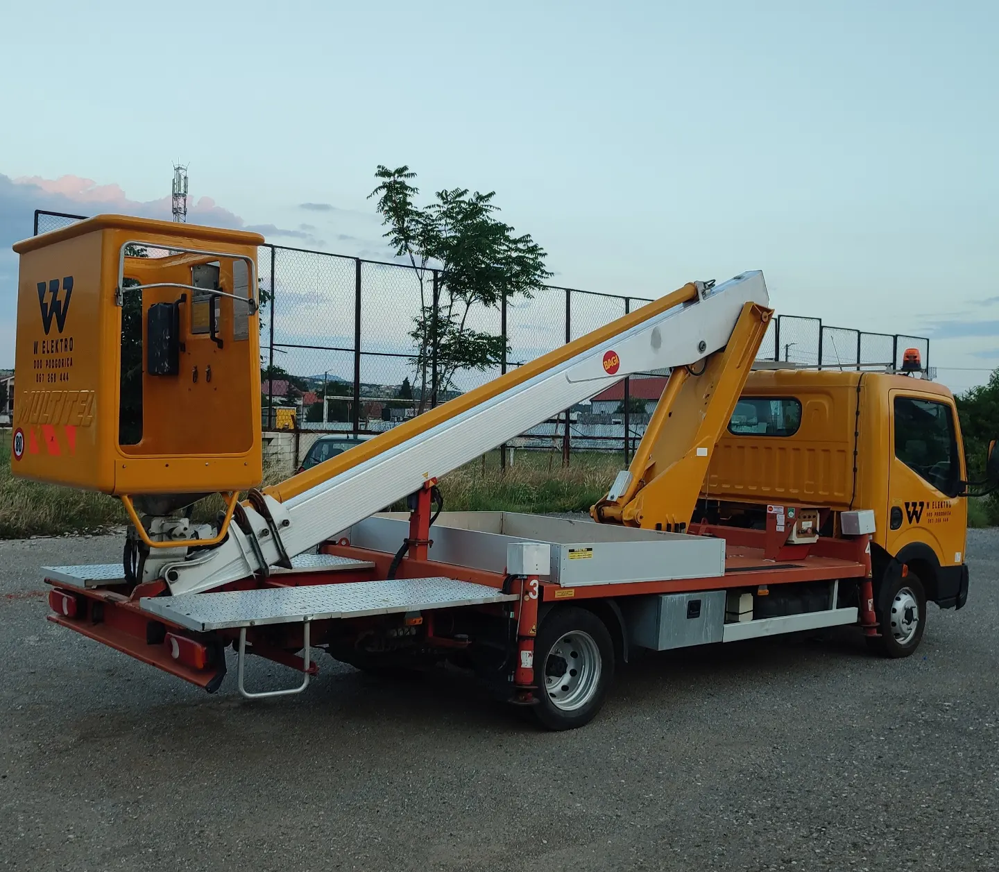 Iznajmljivanje korpe-dizalice