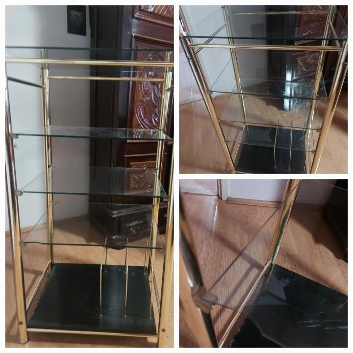 Prodajem staklenu komodu – 25e