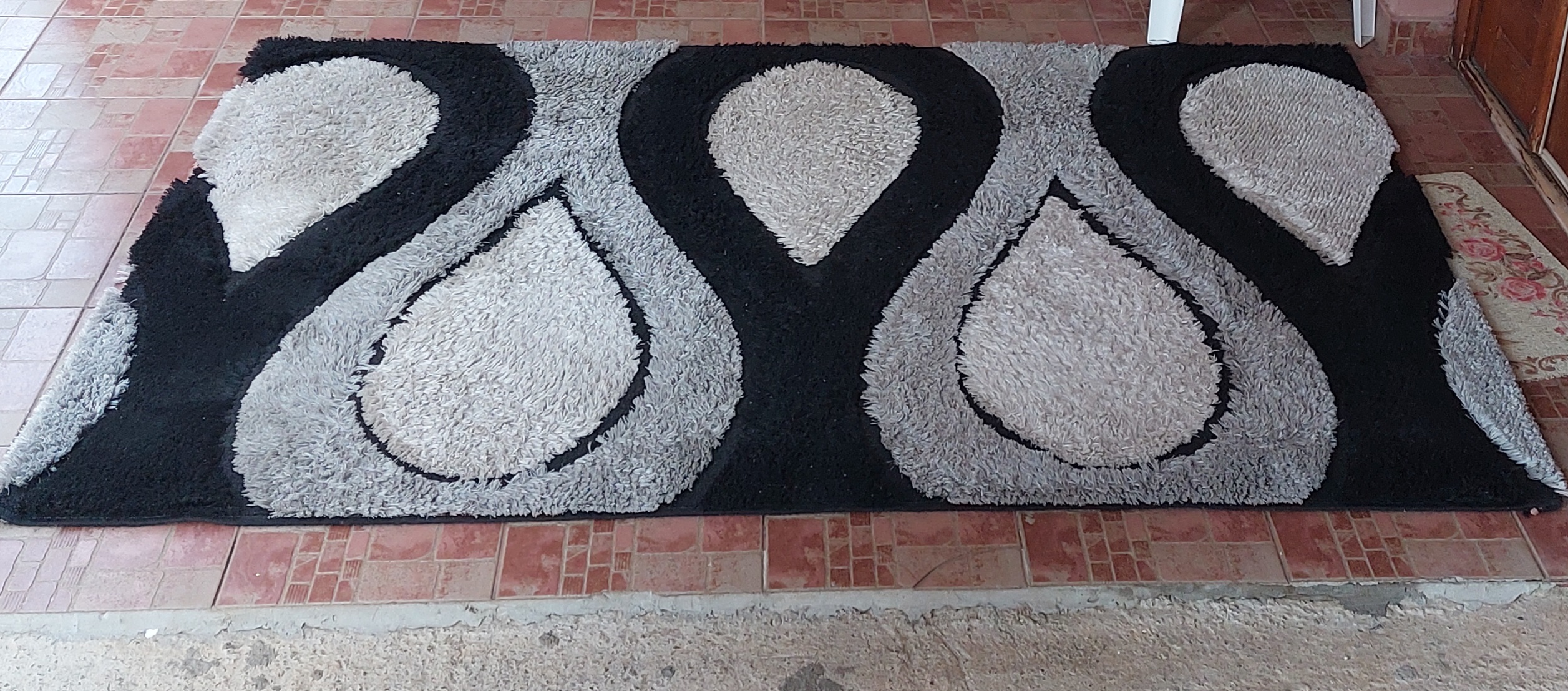 Sto, tepih i 3 staze