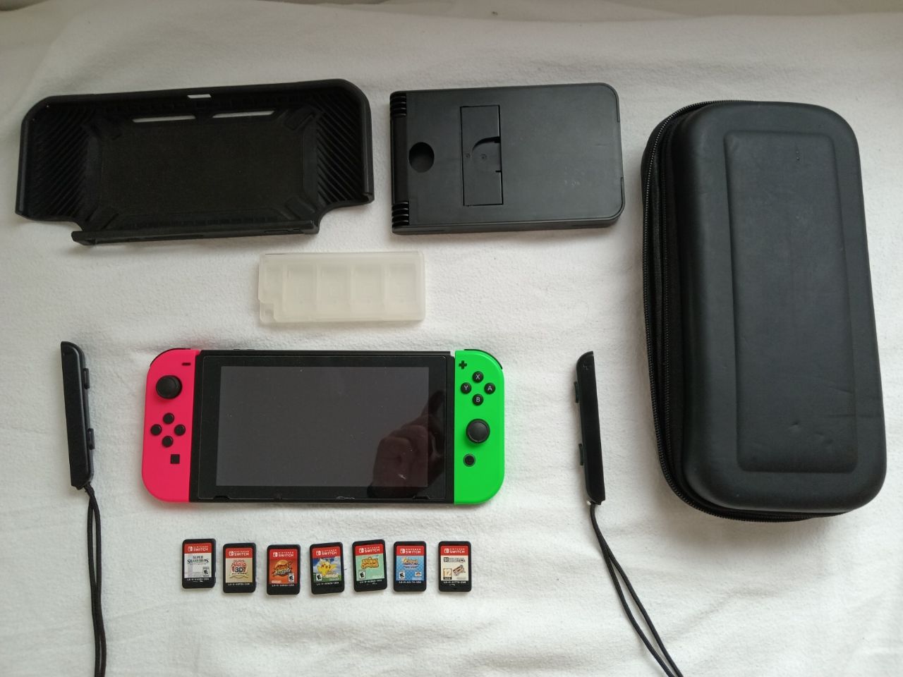 Nintendo Switch plus 4 igrice