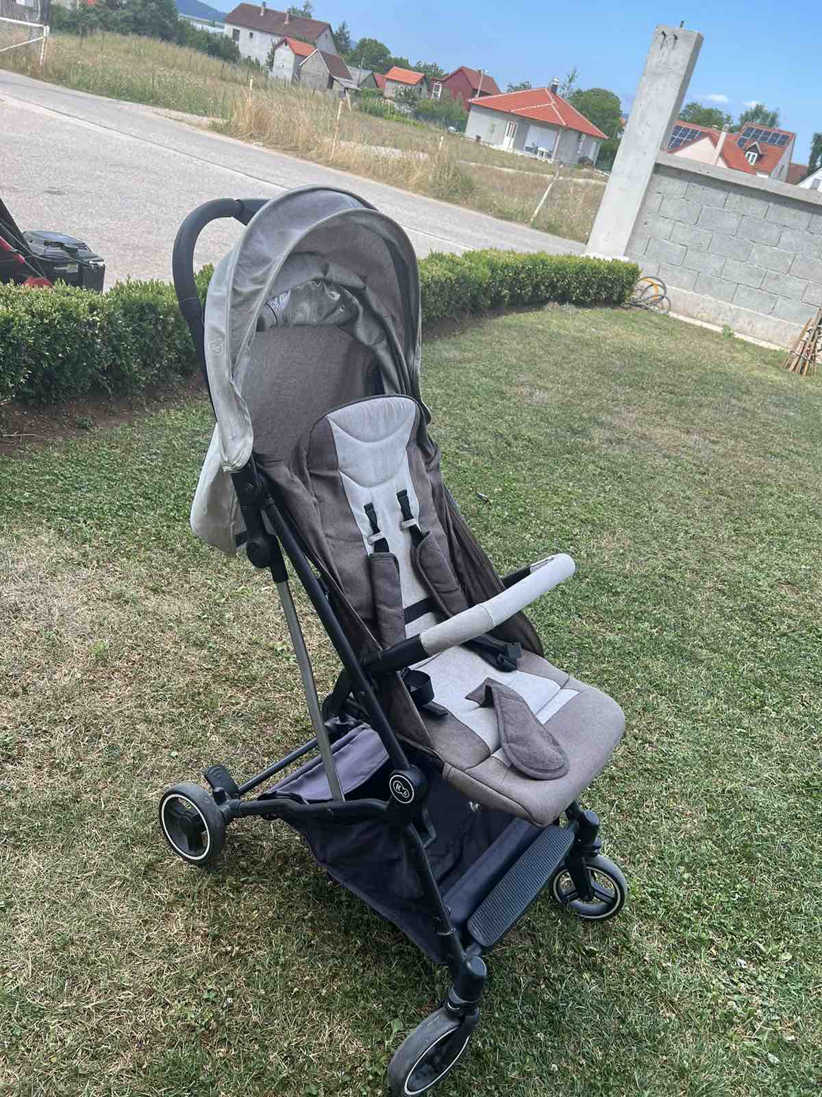 Prodajem kisobran kolica