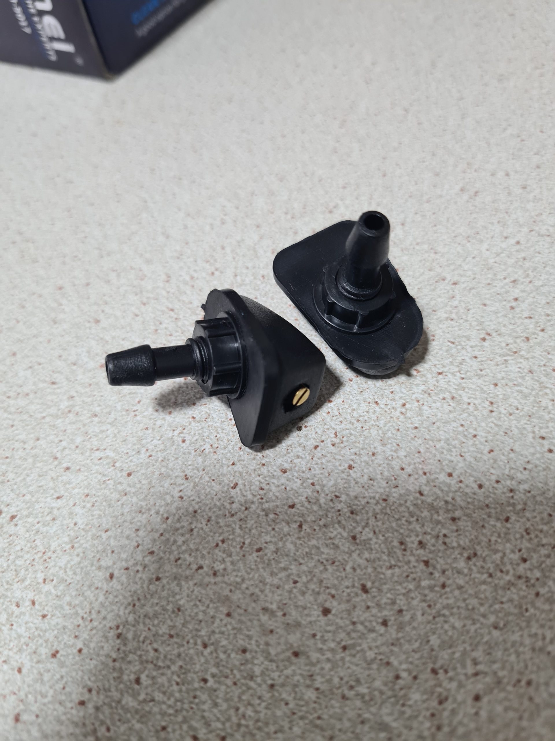 Prodajem prskalice za auto