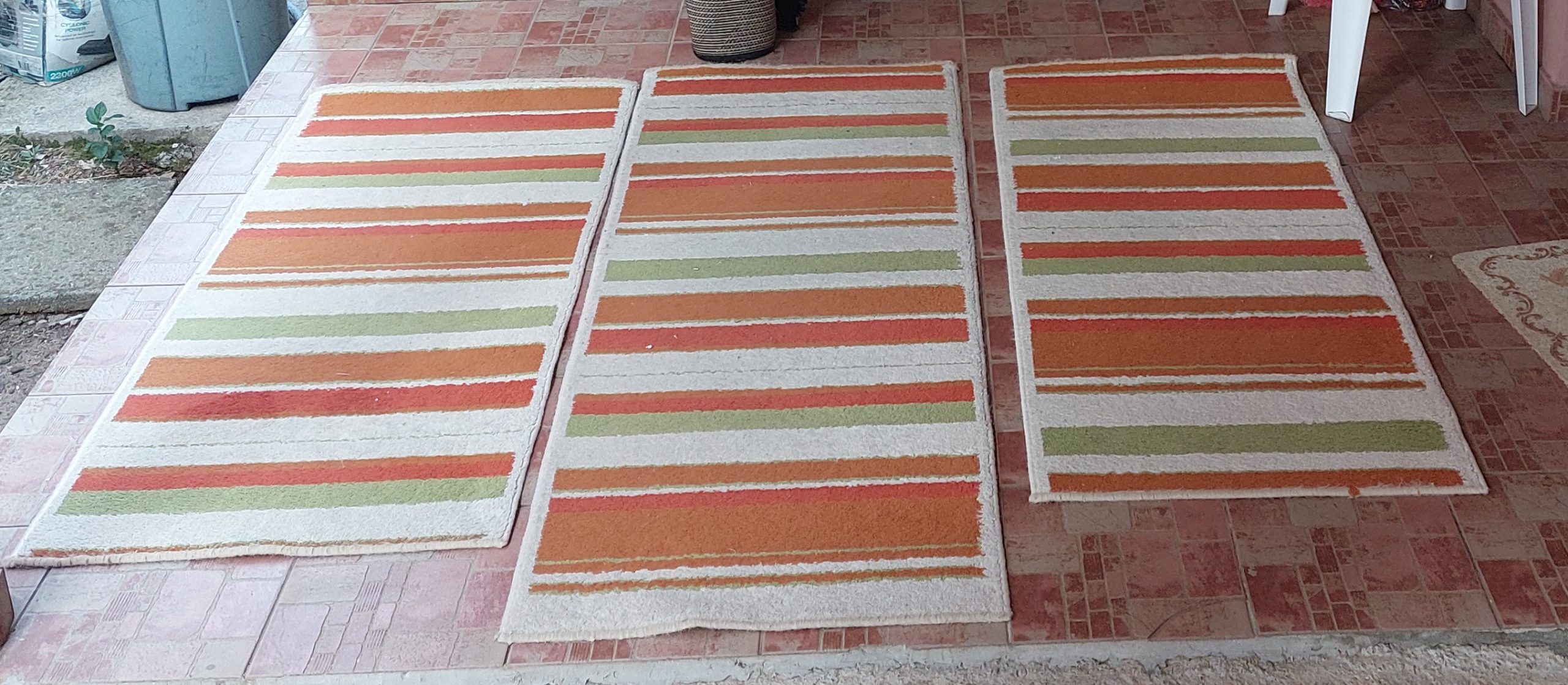 Sto, tepih i 3 staze