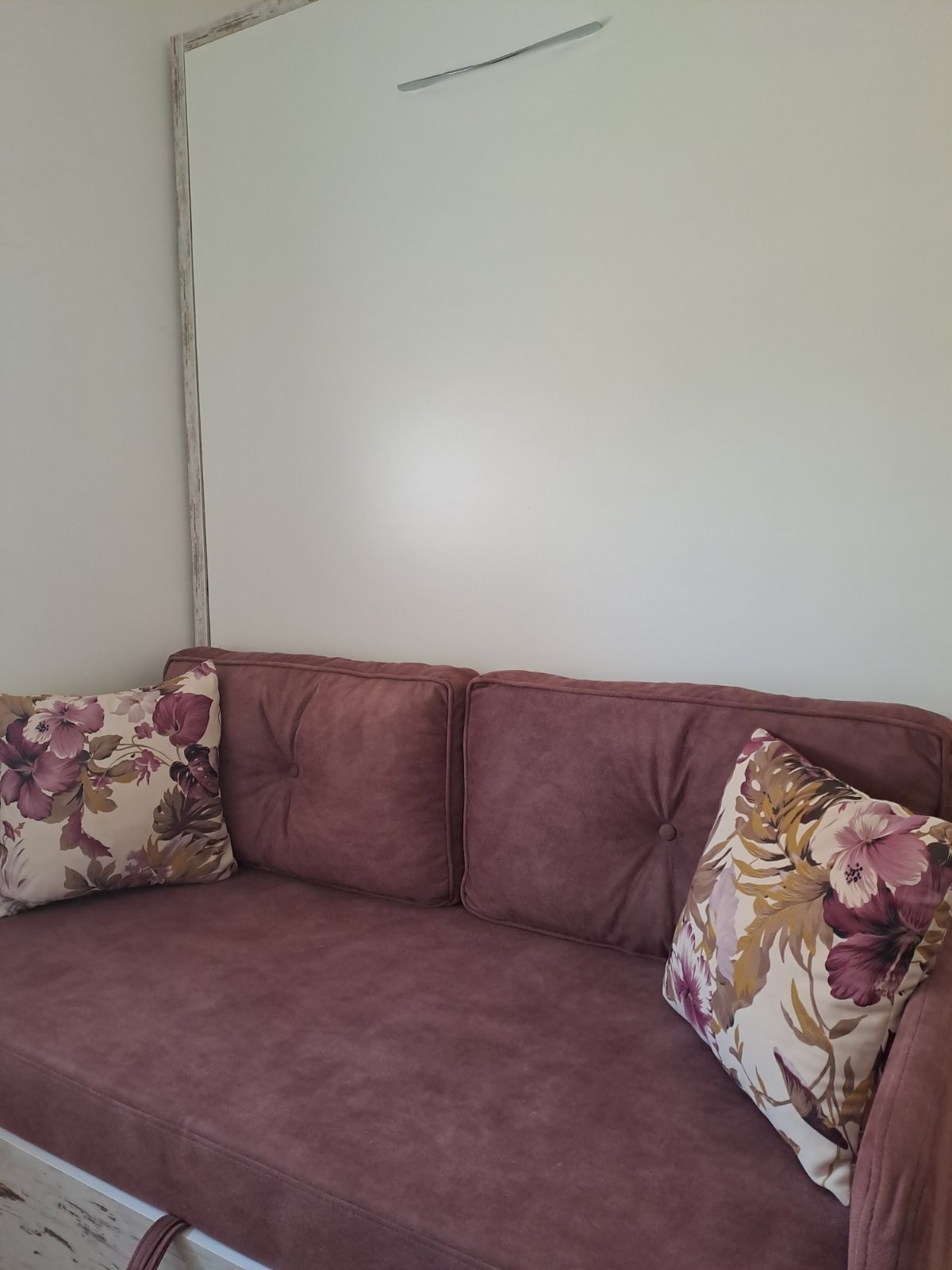 Prodajem ocuvan krevet