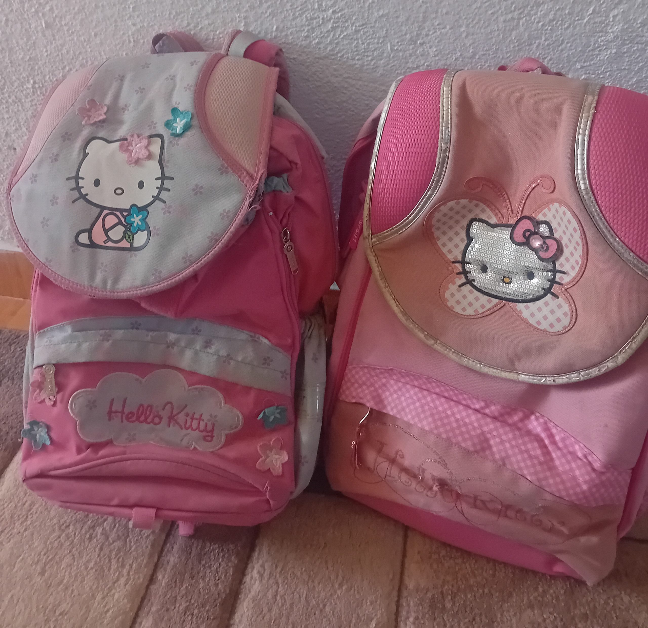 Prodajem dva ranca, 15 i 10€