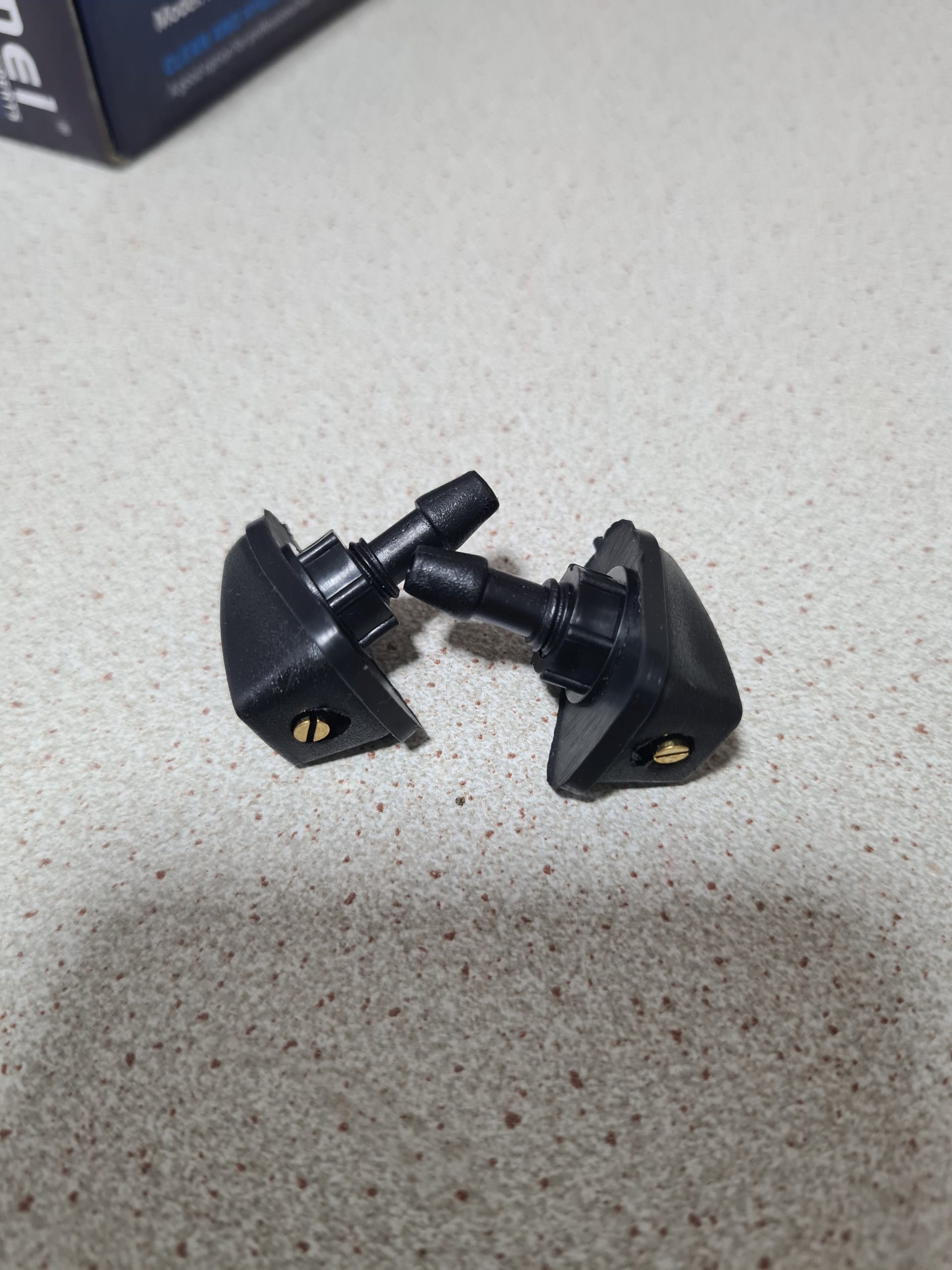 Prodajem prskalice za auto