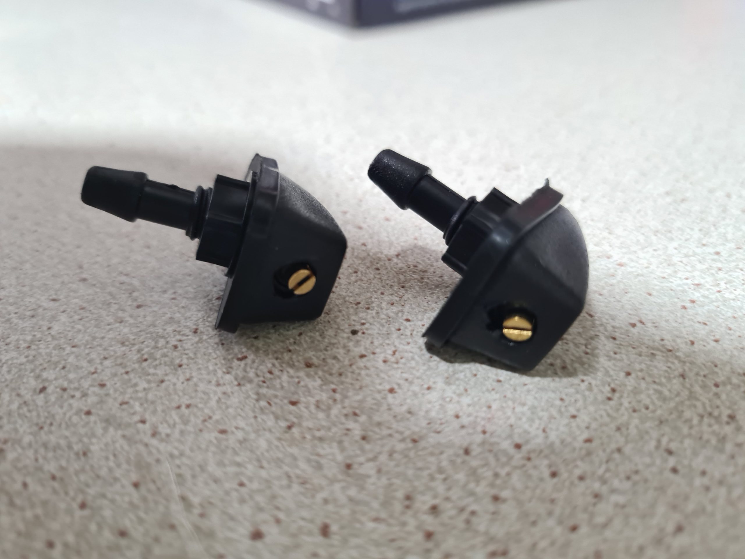 Prodajem prskalice za auto