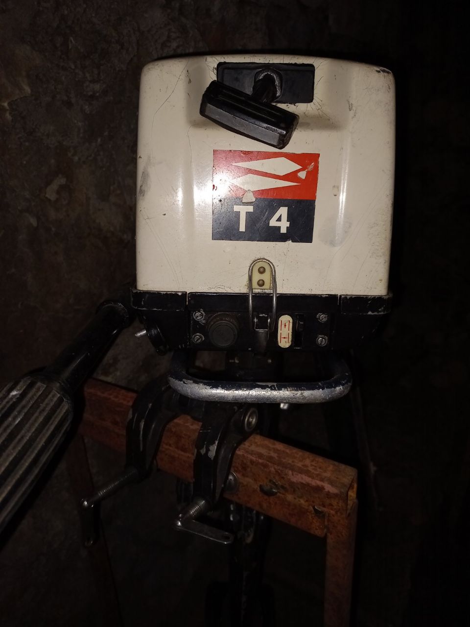 Vanbrodski motor Tomos 4