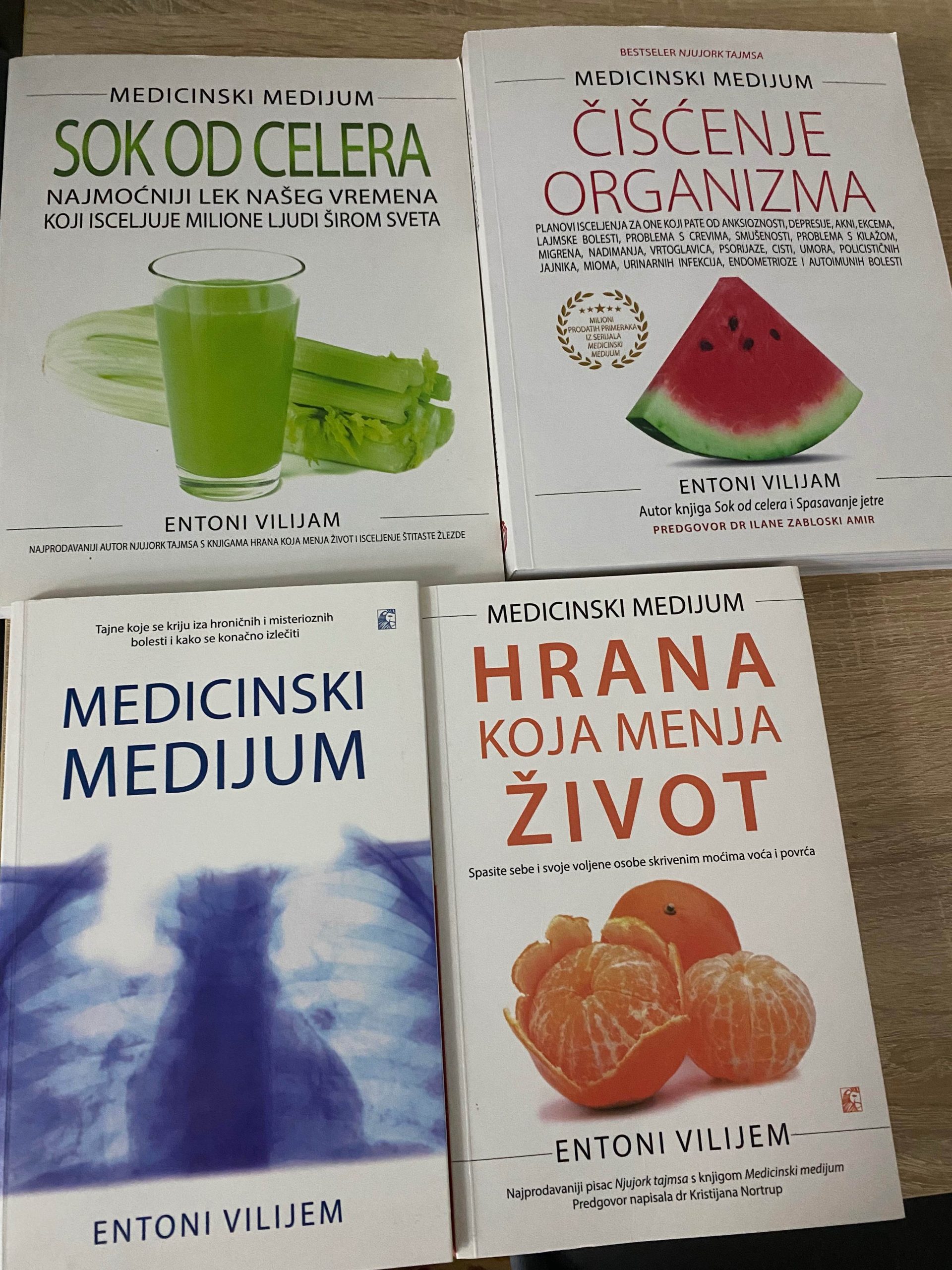 Prodajem četiri nove knjige