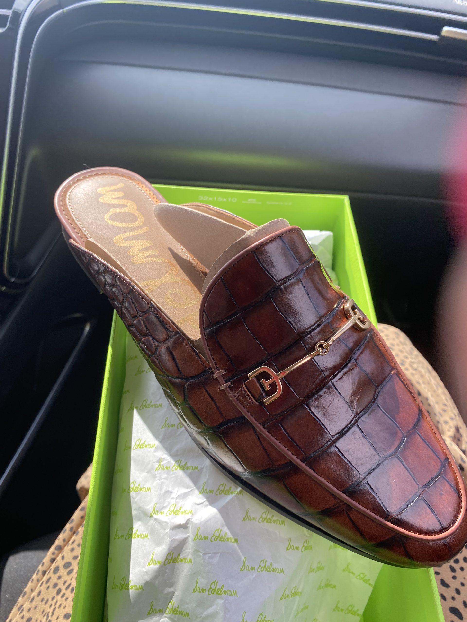 Prodajem nove kozne papuce USA