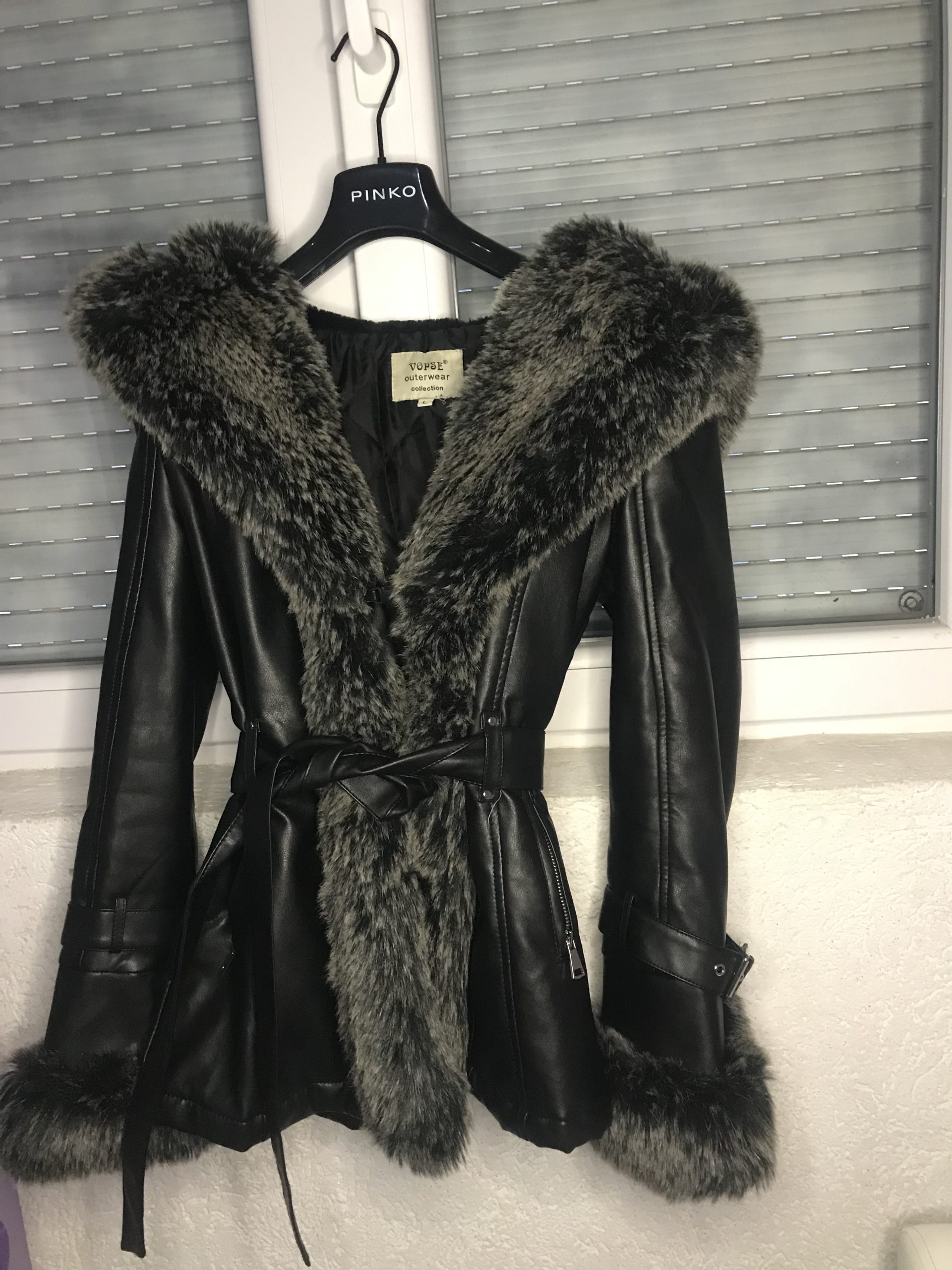 Prodajemzenskupolovnugarderobu