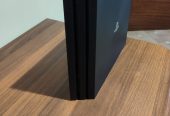 PS4 PRO 1 TB I JOŠ 3 IGRICE