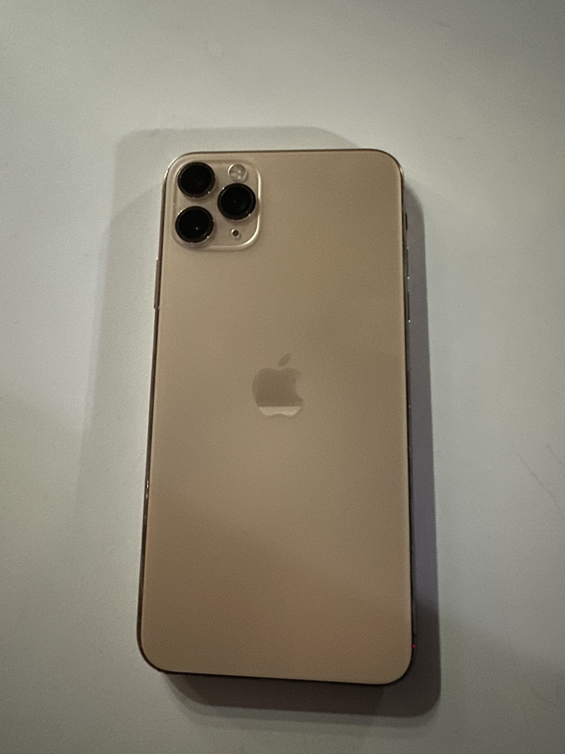 Prodajem iphone 11 pro max