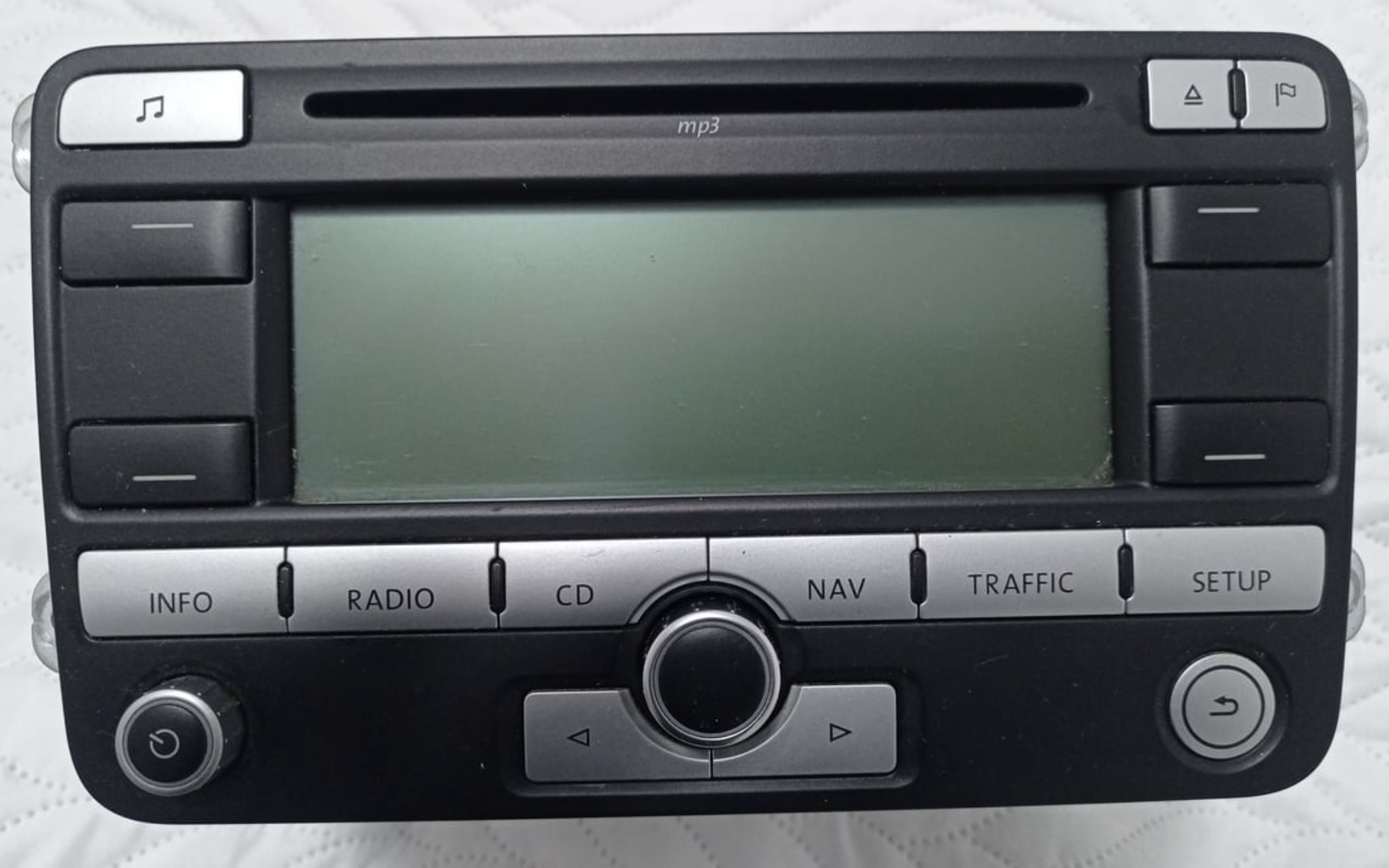 Mp4 konzola za Passat B6