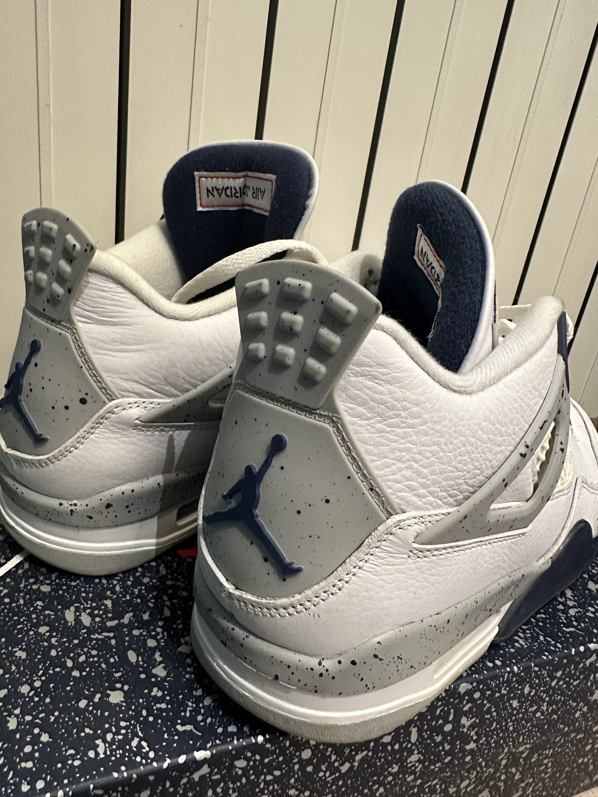 JORDAN 4 skoro nove!