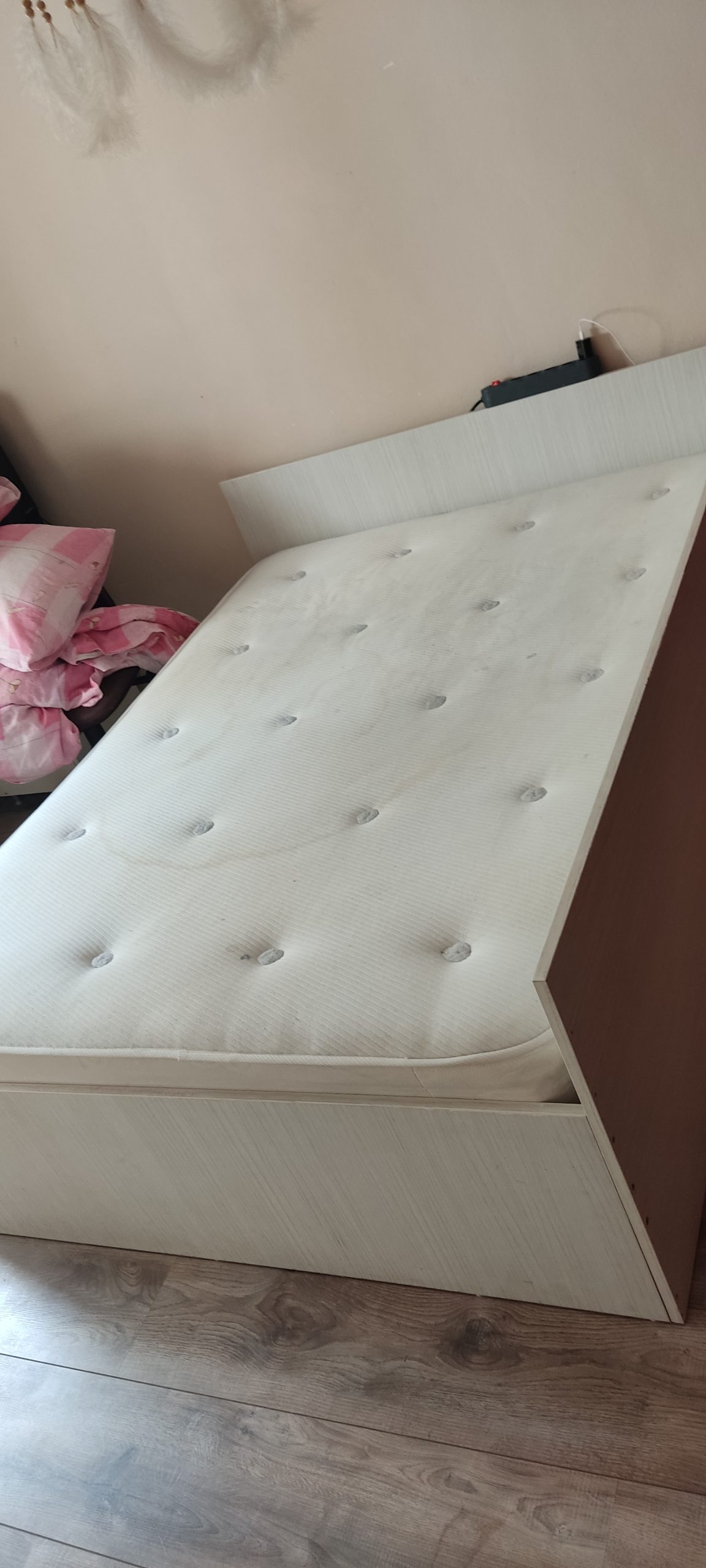 Krevet sa duseoom 200×160