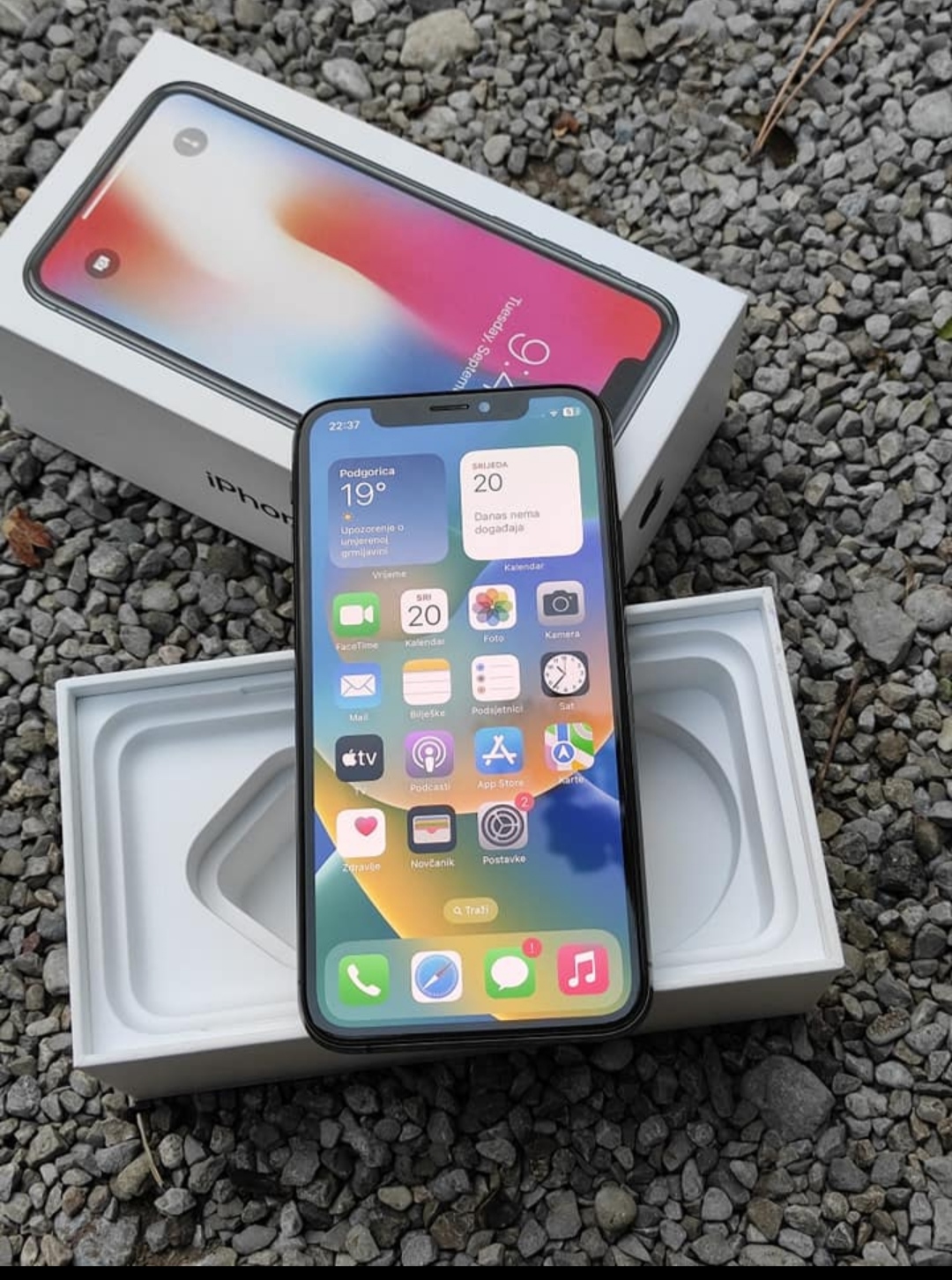 iPhone Xs 64GB Space Gray
