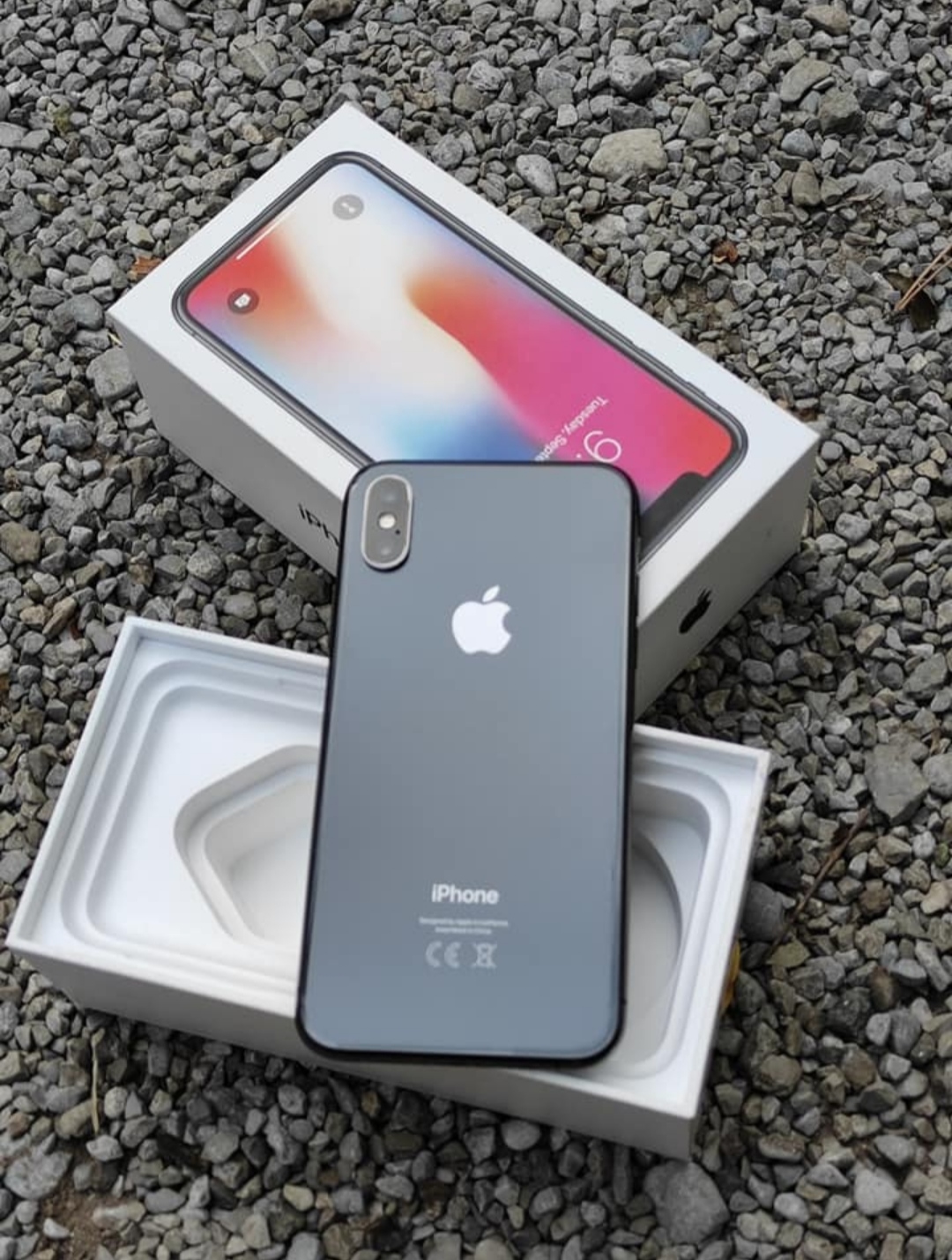iPhone Xs 64GB Space Gray