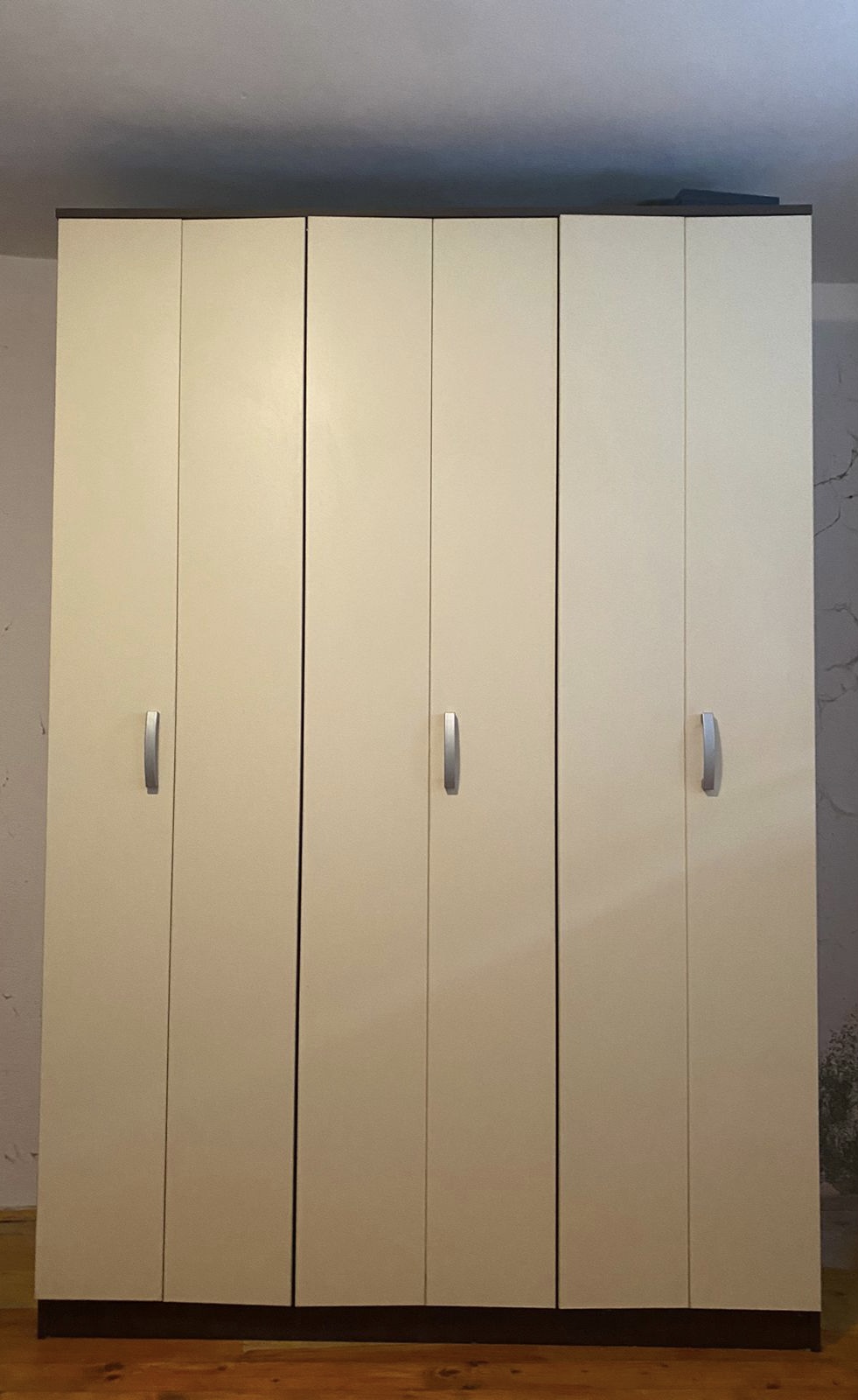 Prodajem ormar, povoljno