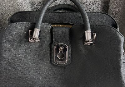 8766D4BA-5E4E-44A5-A647-F144B5CAE07C