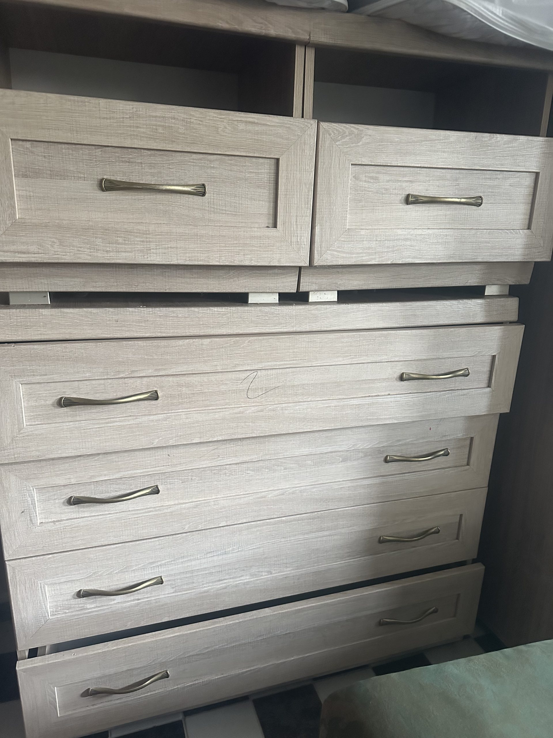 Ormar, komoda i 2 nocnika