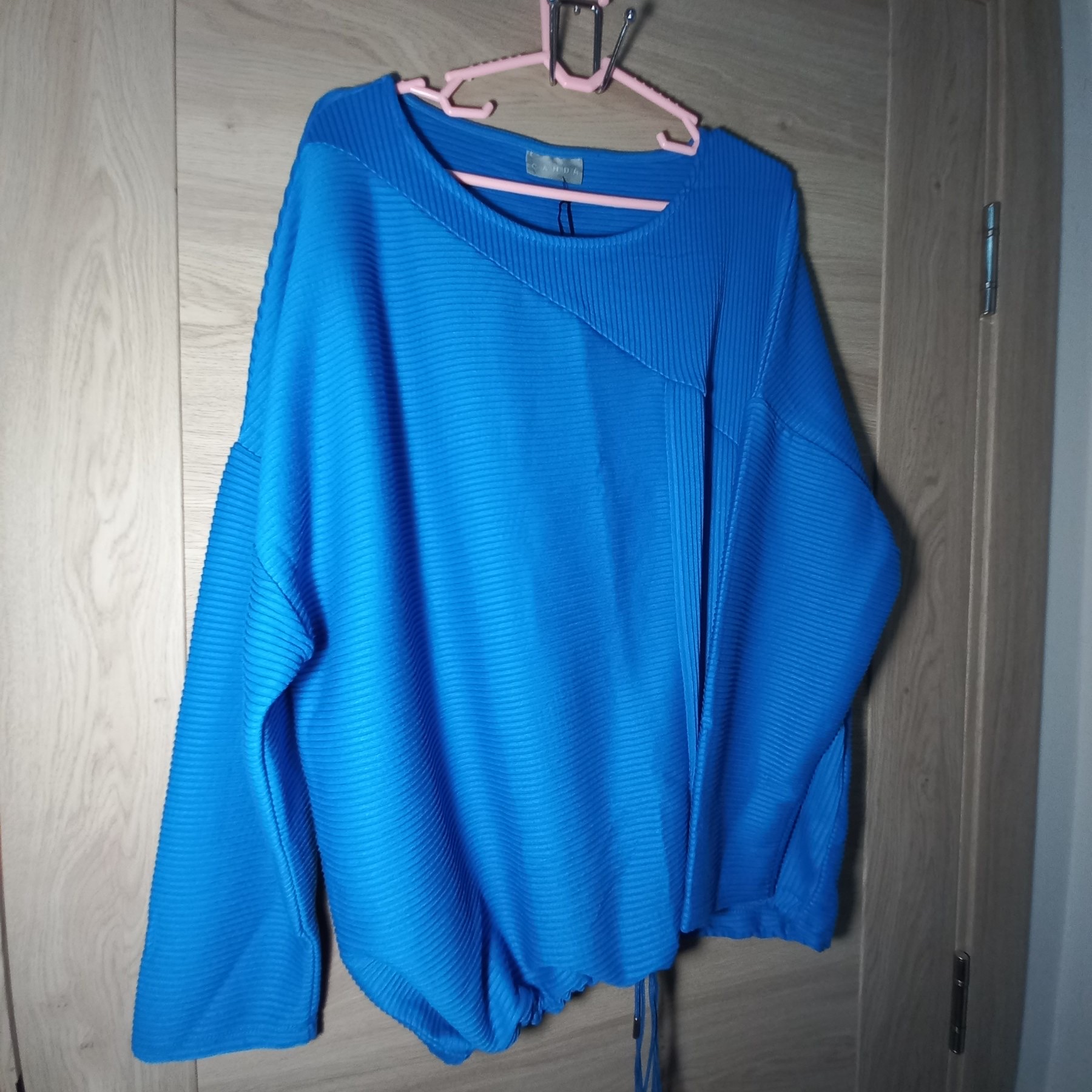 Prodajem novu majicu XL /48-50