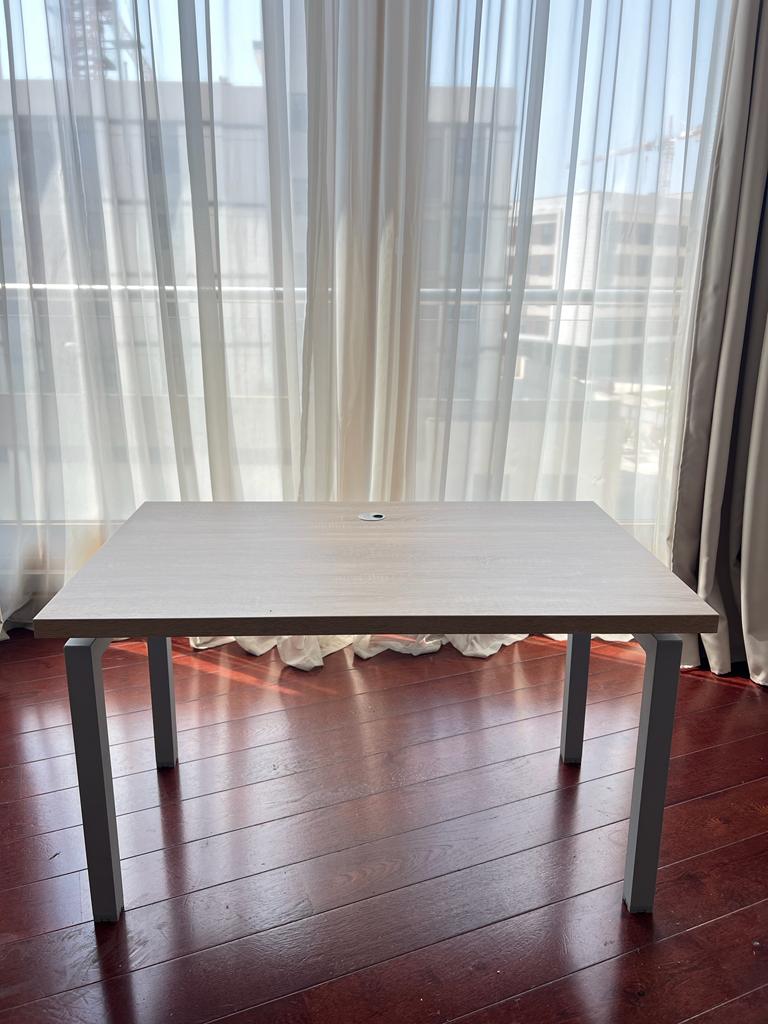 Prodajem kancelarijske stolove