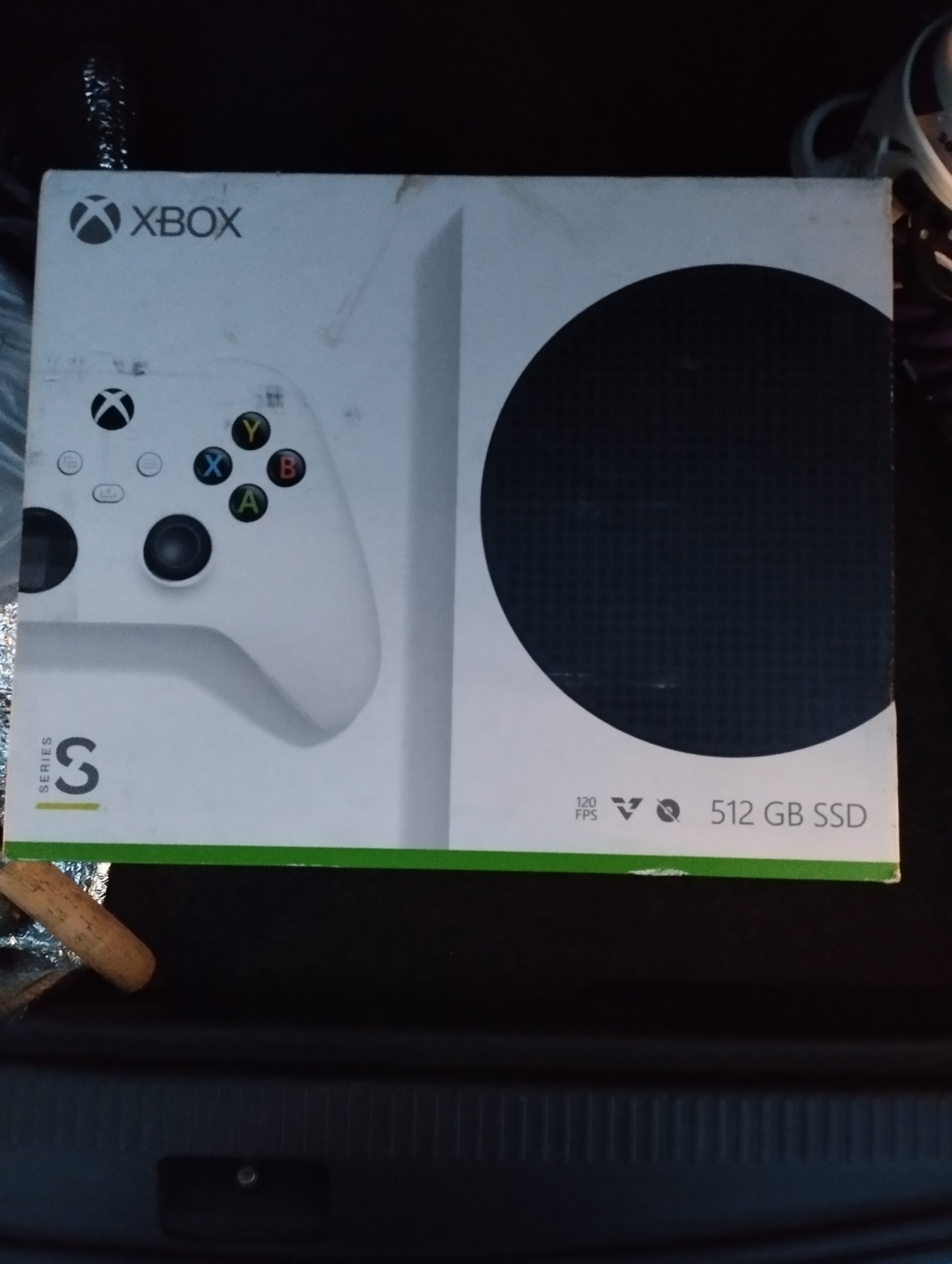 Prodajem XBOX 512 GB SSD