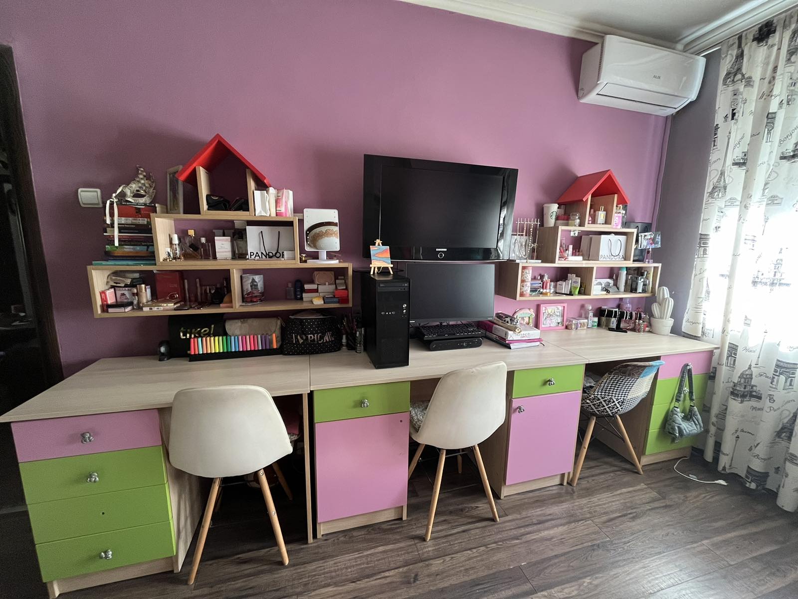 Prodajem 3 radna stola