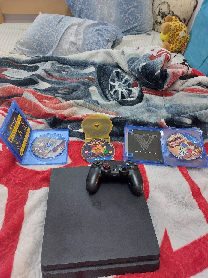 PlayStation 4 500gb sa 3igrice