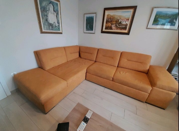 Prodajem dobro ocuvanu garnitu