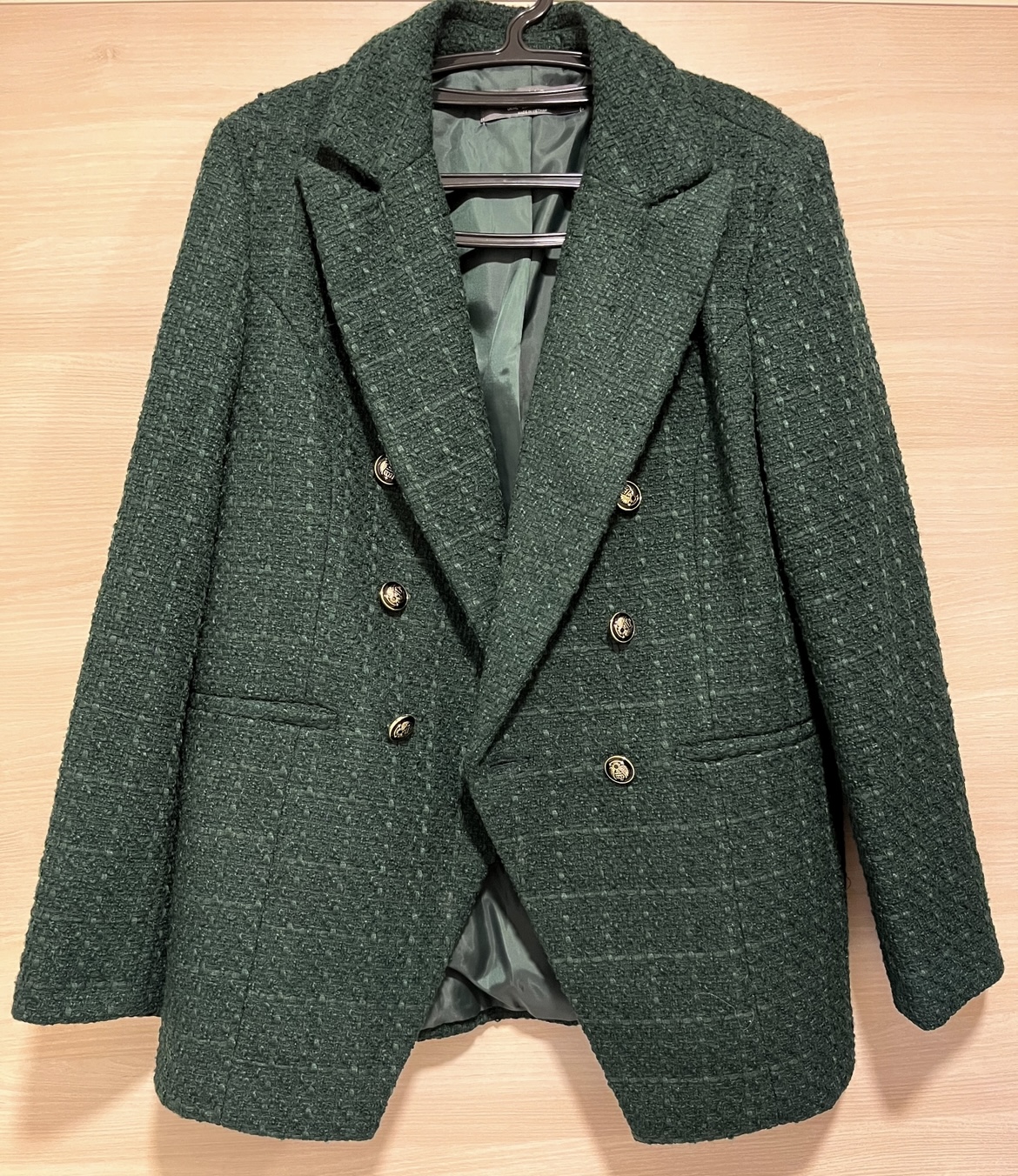 Prodajem sako nov nenošen