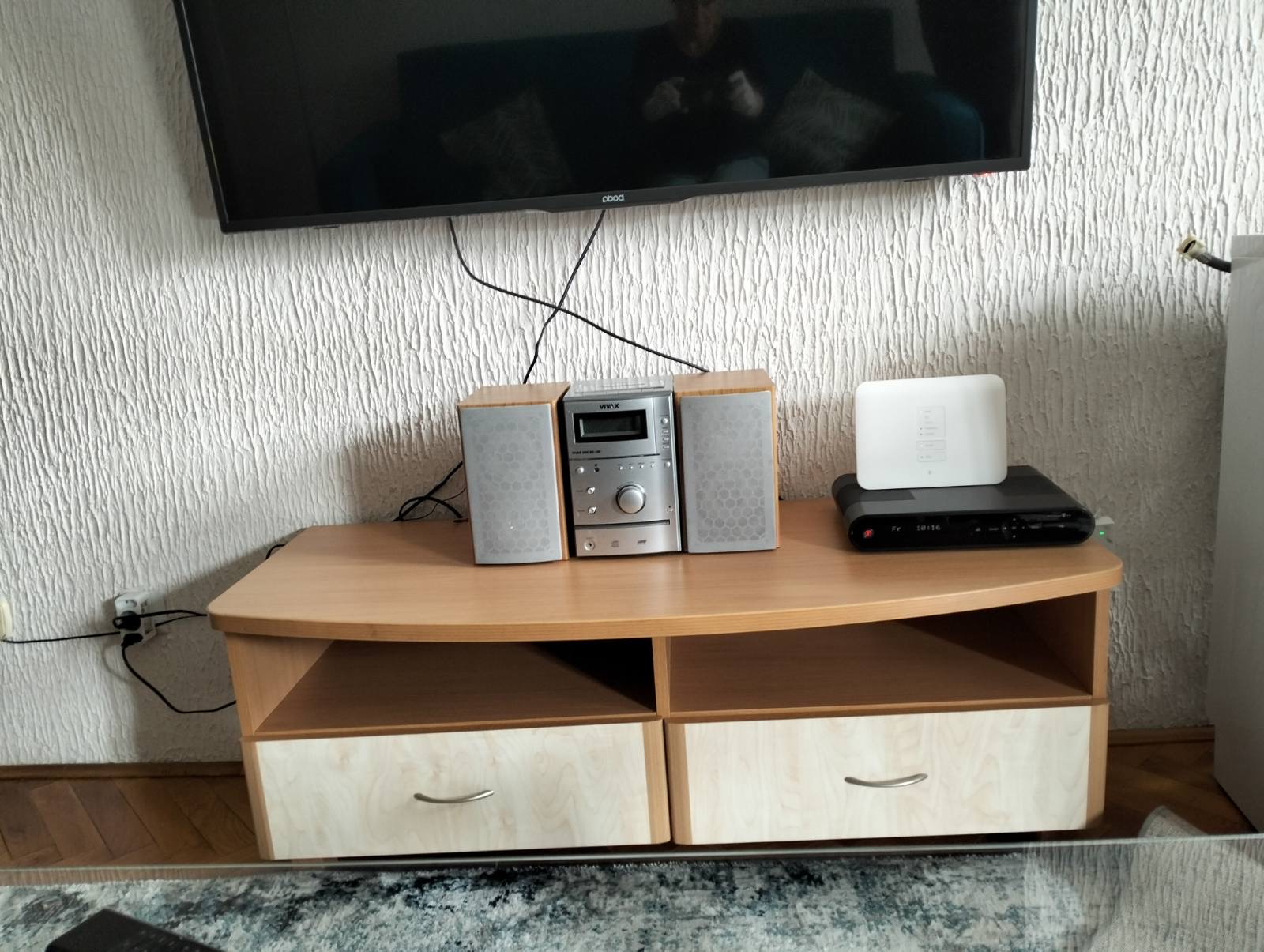 Kuhinja,tvkomoda ,klub sto…