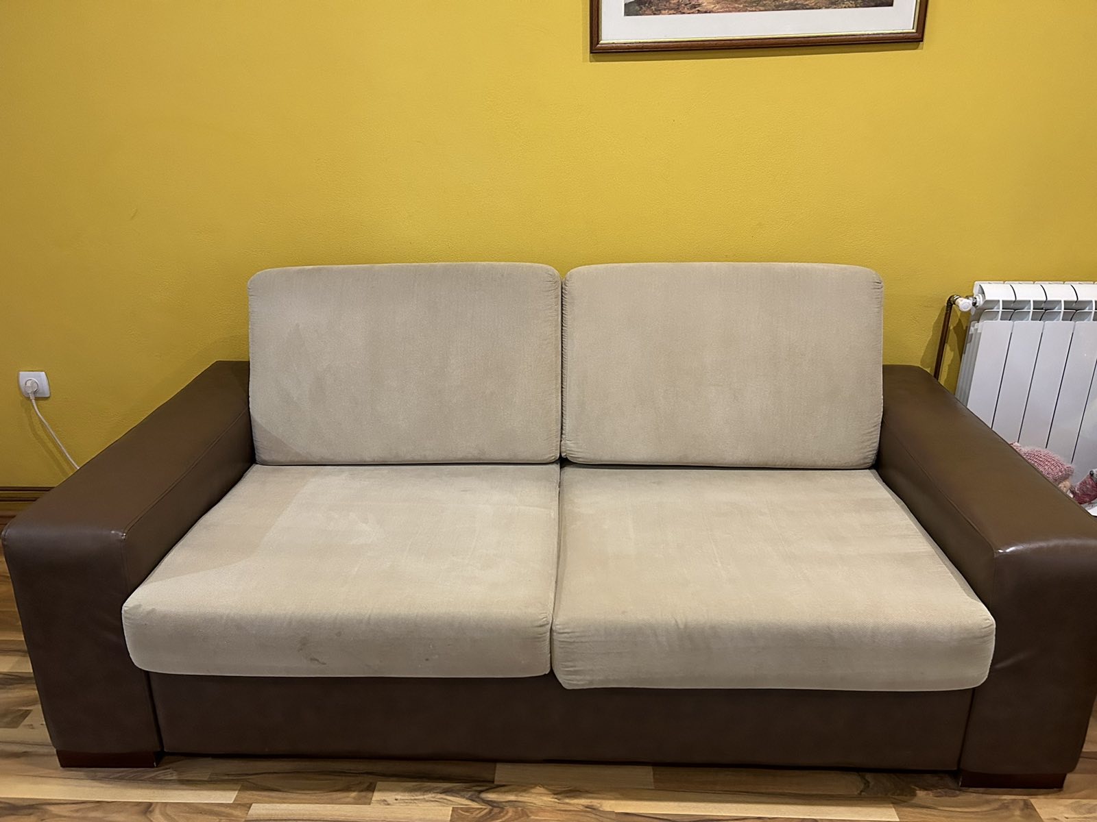 Prodajem dnevnu garnituru