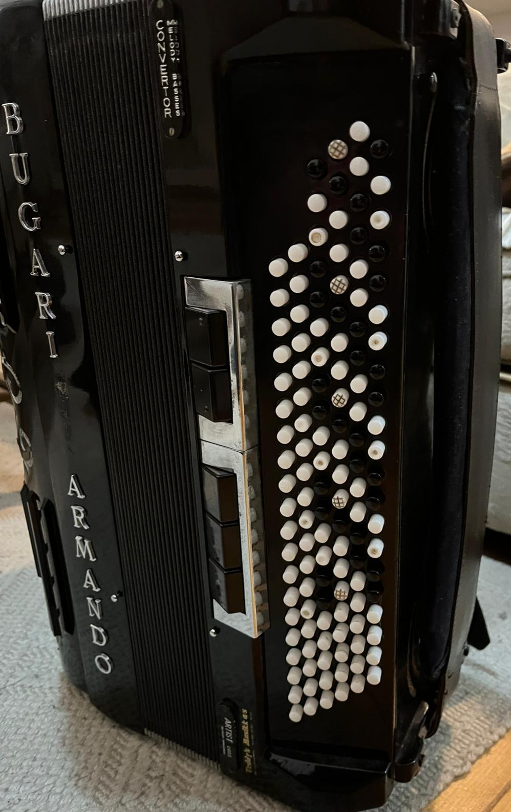 Prodajem Bugari A. harmoniku