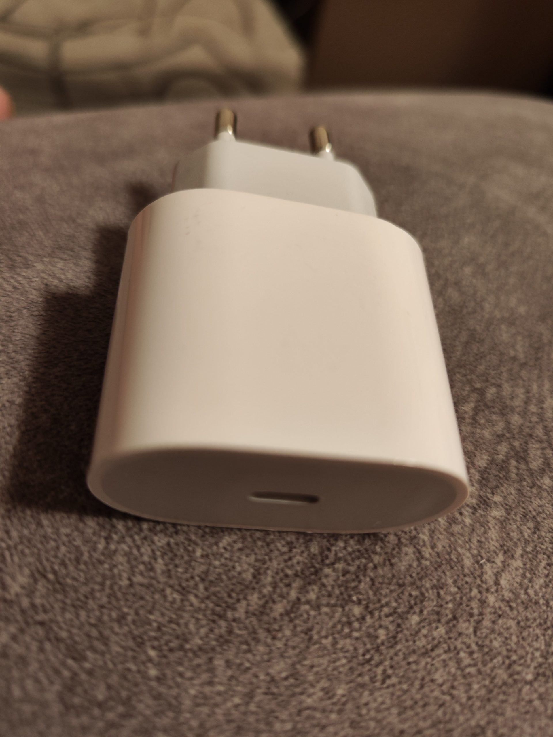 Orginalna kocka za ajfon 2OW