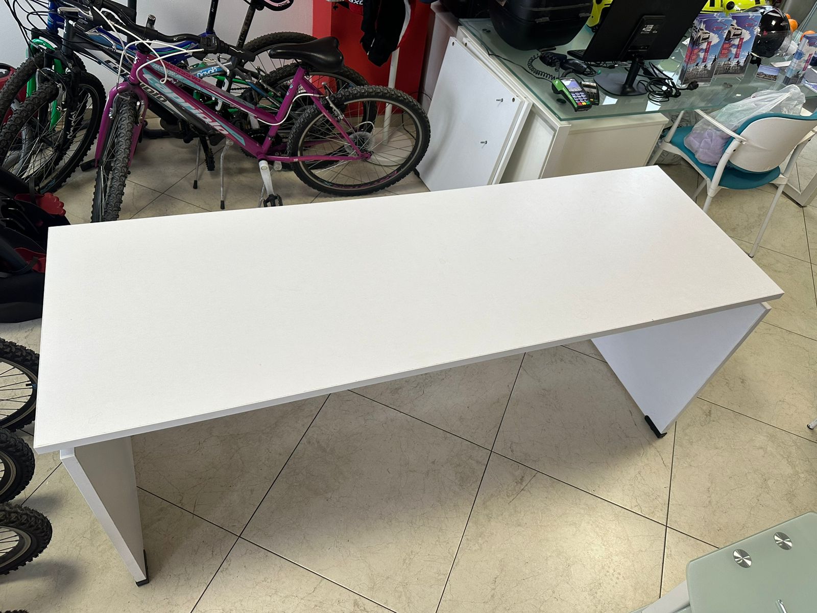 Prodajem kancelariski namjesta