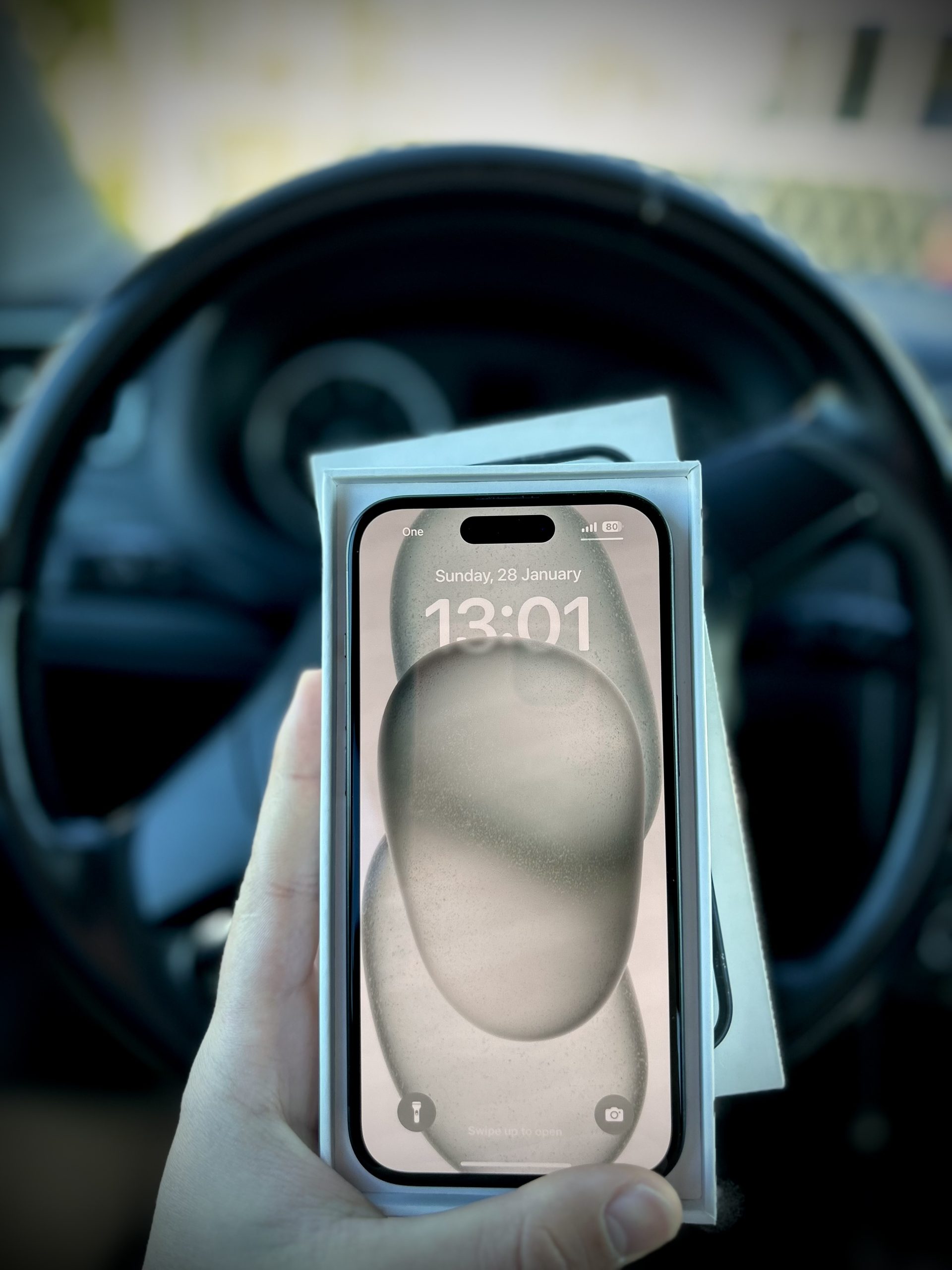 iPhone 15 256GB full pack 100%