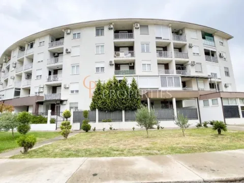 Prodajem jednosoban stan 52m2