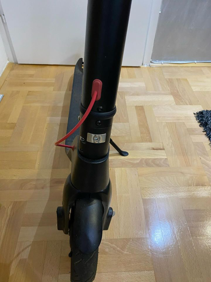 Prodajem elketricni trotinet.