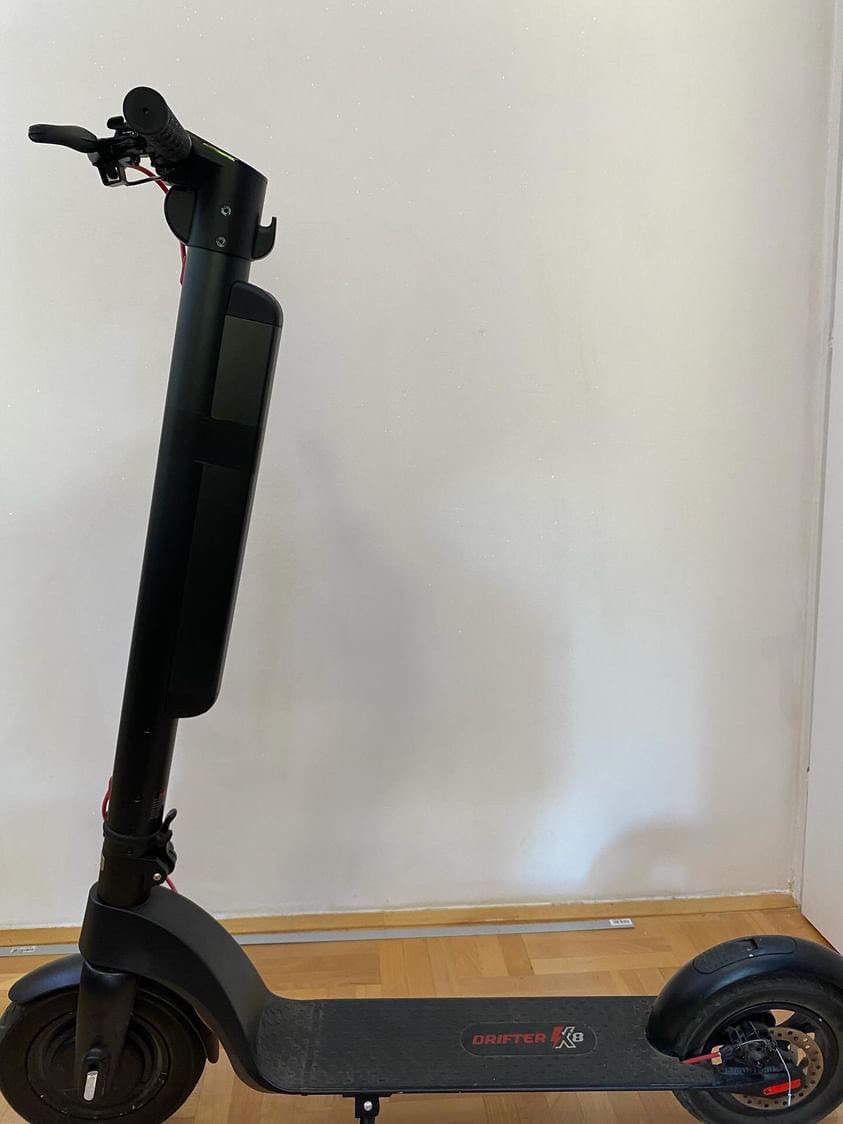 Prodajem elketricni trotinet.