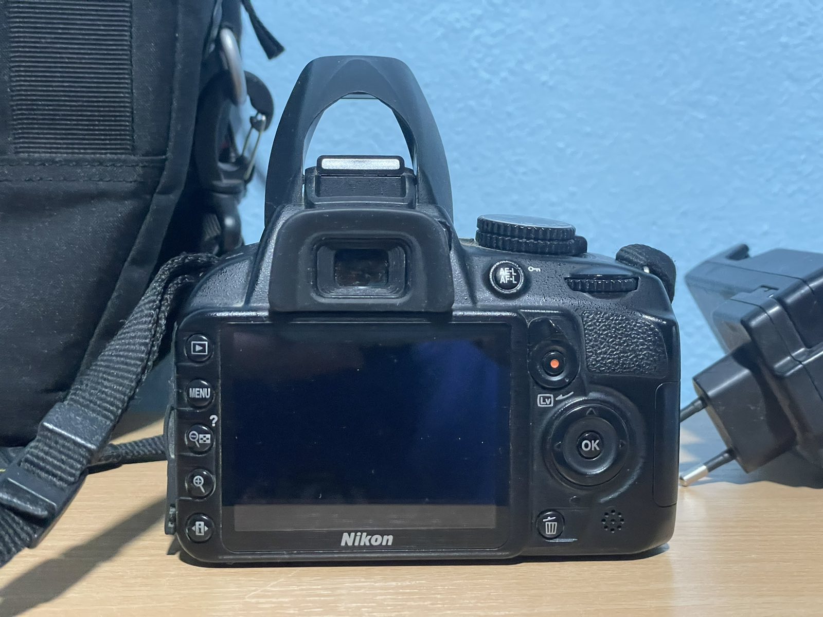 Prodajem fotoaparat NikonD3100