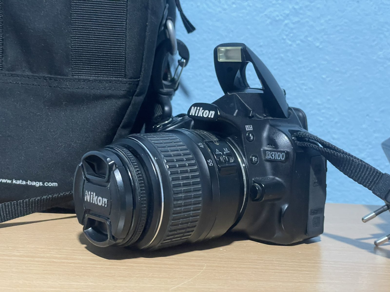 Prodajem fotoaparat NikonD3100