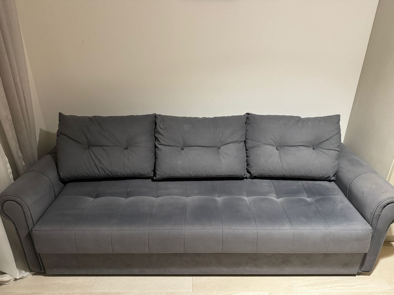 Prodajem Sofa na Razvlačenje
