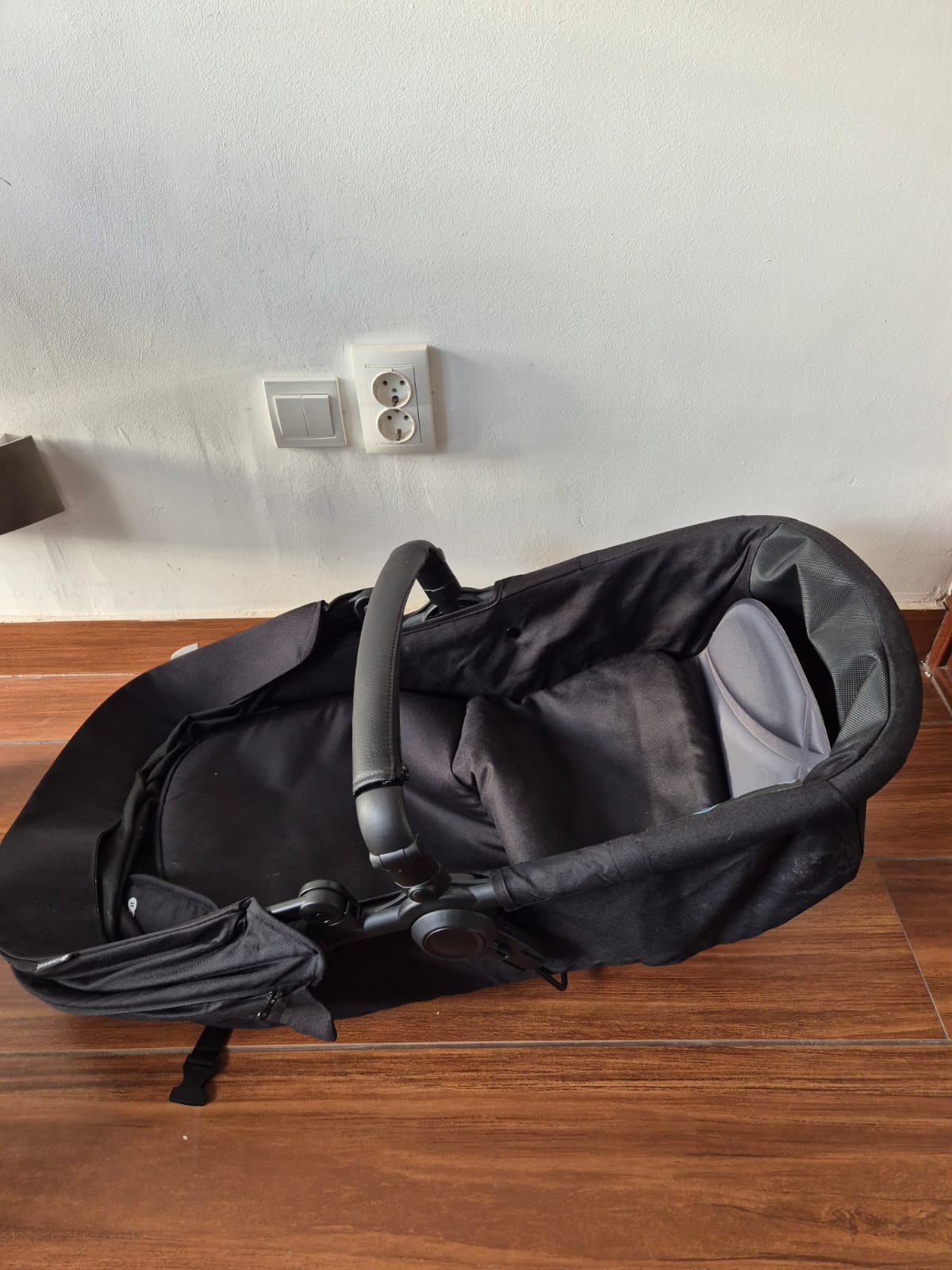 Prodajem kolica za bebe